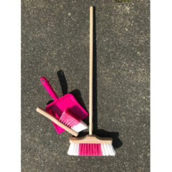 set bezem en stoffer en blik roze